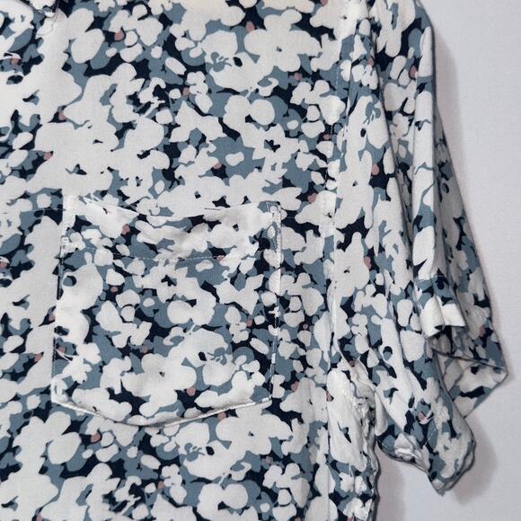 Free planet floral button down shirt women’s size medium - Picture 4 of 7